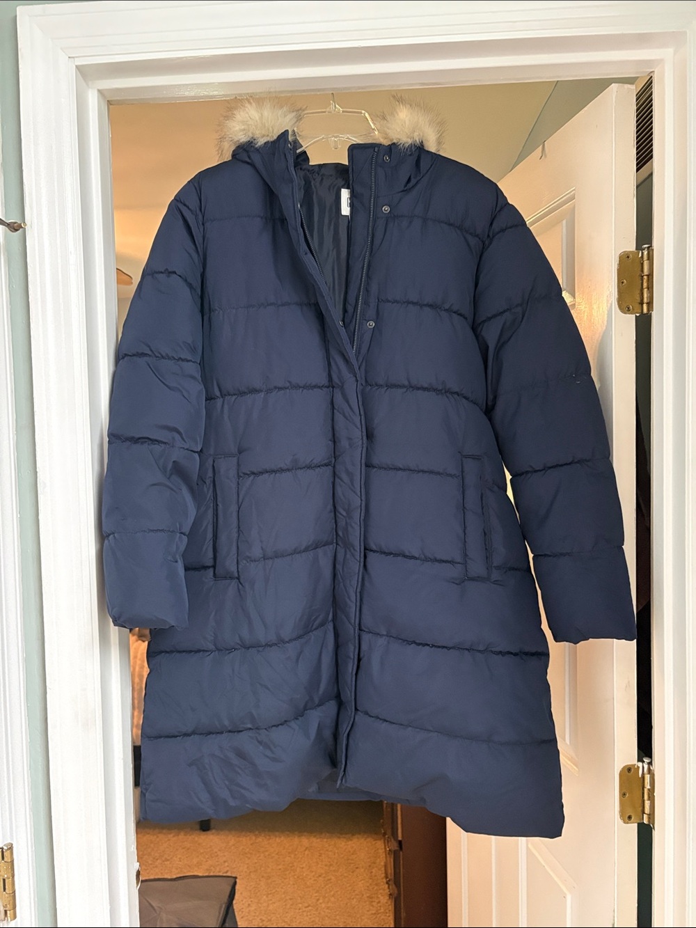 Gap Women's Navy Puffer Coat with Faux Fur Trim